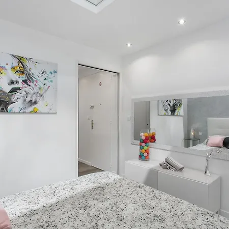 Le Cristal Port Ambonne Village Naturiste *