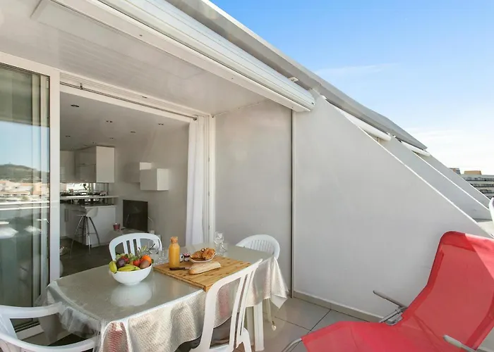 Le Cristal Port Ambonne Village Naturiste * Agde