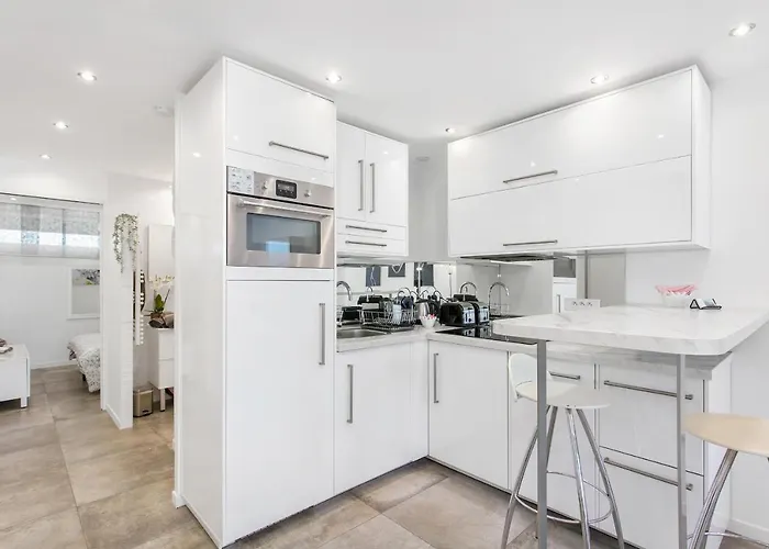 Le Cristal Port Ambonne Village Naturiste