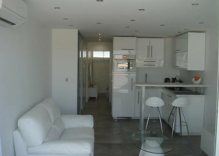 Le Cristal Port Ambonne Village Naturiste * Agde