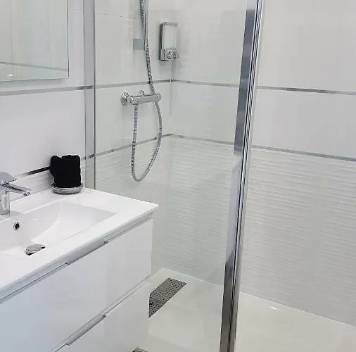 Le Cristal Port Ambonne Village Naturiste * Agde